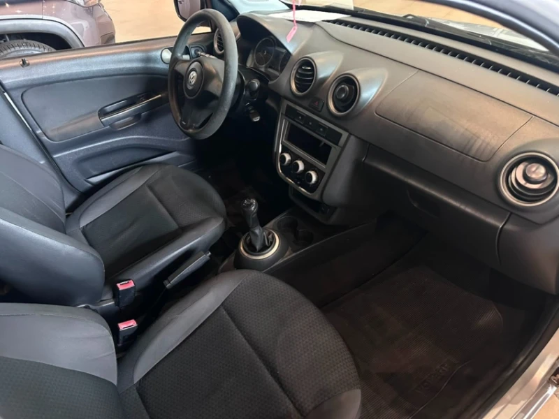 Volkswagen Voyage 1.0 Mi 8V Flex 4P Manual - foto 6