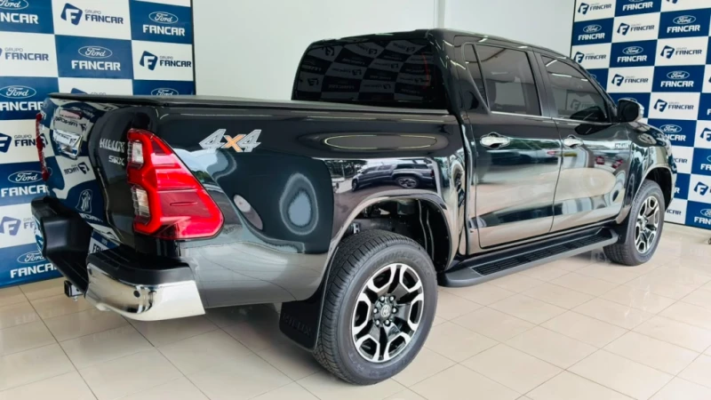 Toyota Hilux 2.8 D 4d Turbo Diesel Cd Srx 4X4 Automático - foto 4