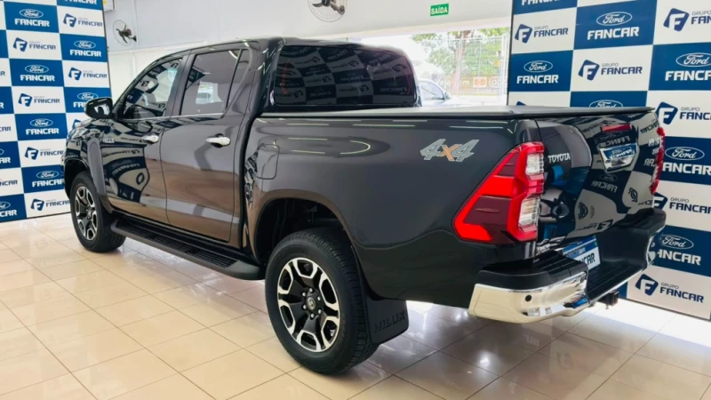 Toyota Hilux 2.8 D 4d Turbo Diesel Cd Srx 4X4 Automático - foto 6