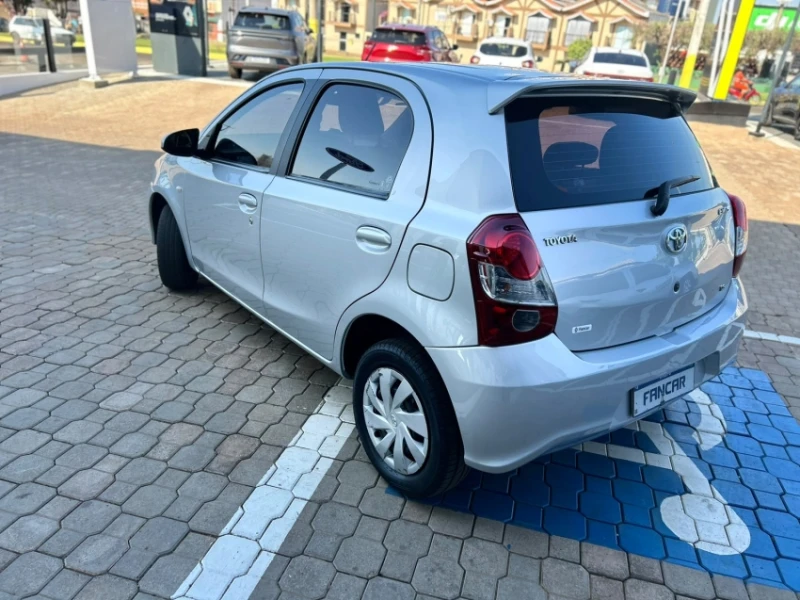 Toyota Etios 1.3 X 16V Flex 4P Manual - foto 3