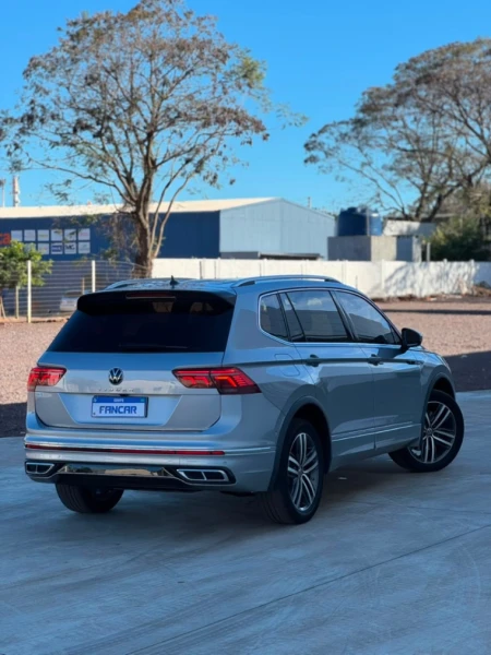 Volkswagen Tiguan 2.0 300 TSI Gasolina Allspace R Line Automático - foto 2