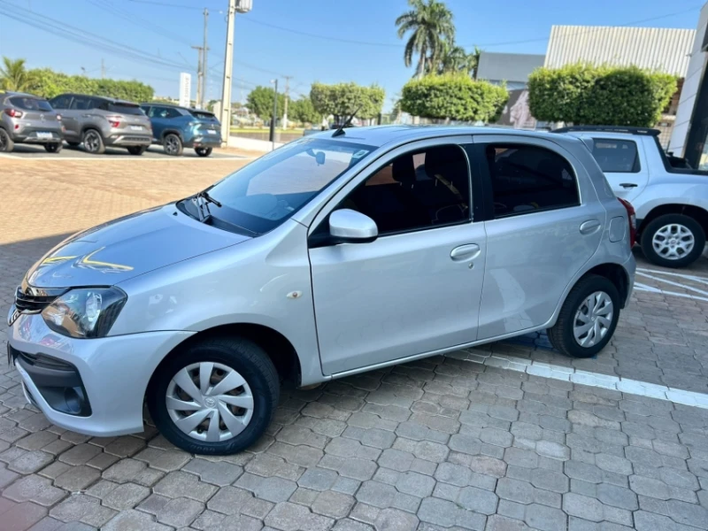 Toyota Etios 1.3 X 16V Flex 4P Manual - foto 2