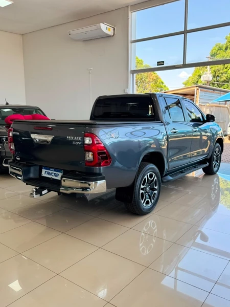 Toyota Hilux 2.8 D 4d Turbo Diesel Cd Srv 4X4 Automático - foto 4