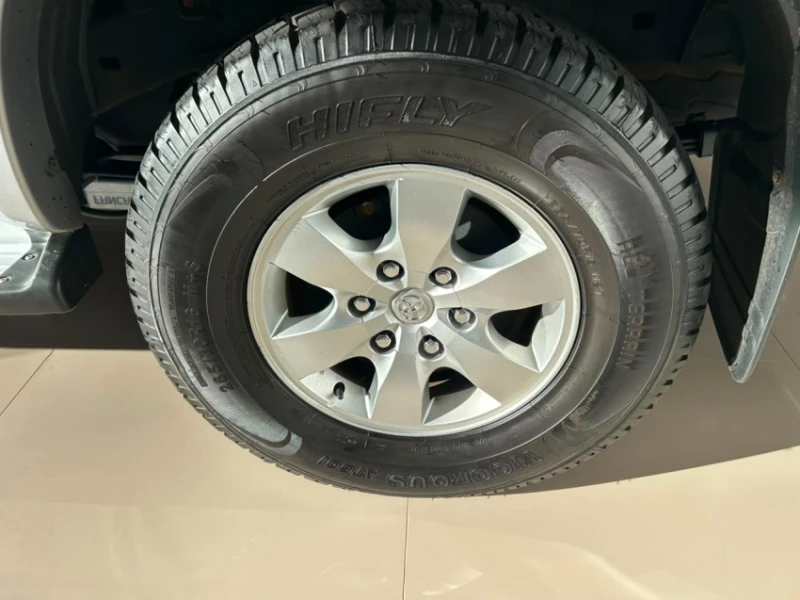 Toyota Hilux 2.7 Srv 4X2 Cd 16V Flex 4P Automático - foto 11