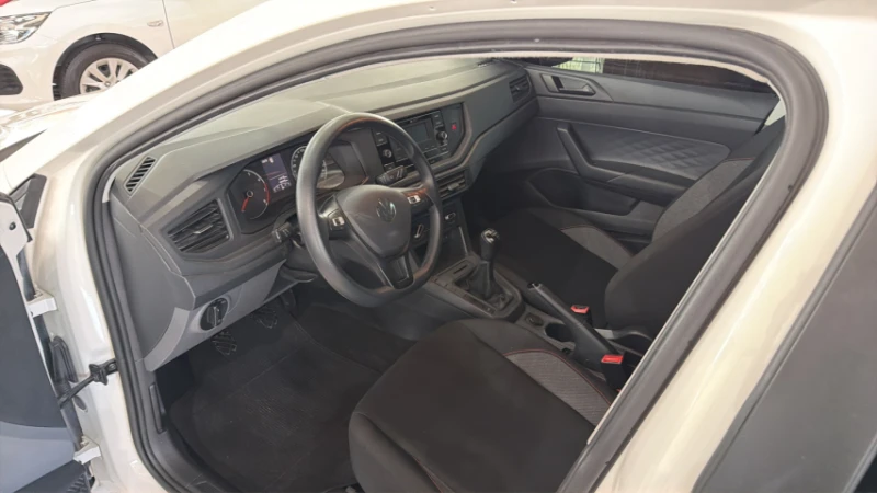 Volkswagen Polo 1.0 MPI Track Manual - foto 7